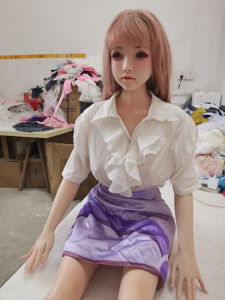 xydoll全硅胶1.55米小雨软硅胶头带活动下巴，手和脚底小瑕疵，2600邮自理