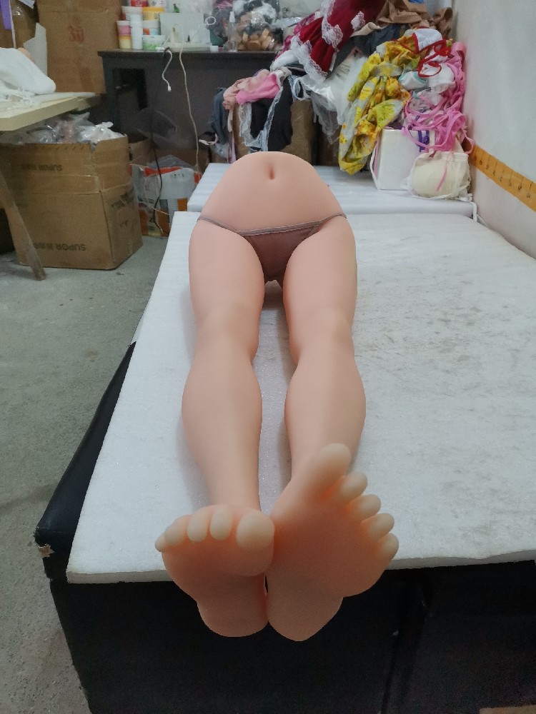 腿模高85厘米，重25斤，240邮自理