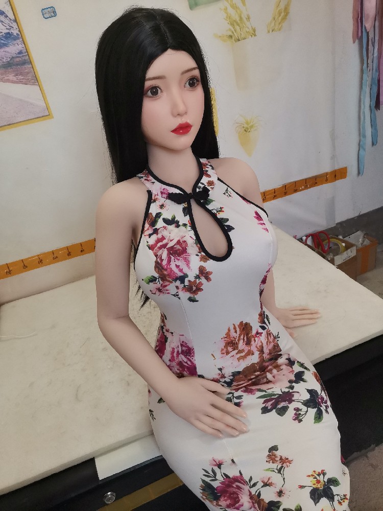 全硅胶1.51米，带触摸发音功能，身材好，1600邮自理